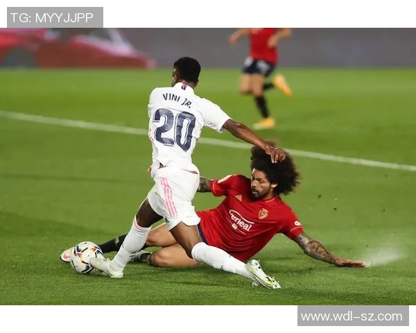 足球星岩成长历程与辉煌成就全面解读探索足球精神力量