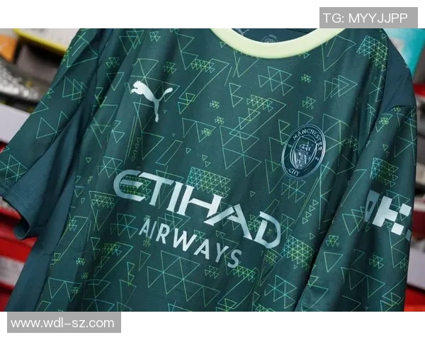 大号足球球星球衣收藏热潮引发全球球迷狂欢与时尚文化新风潮