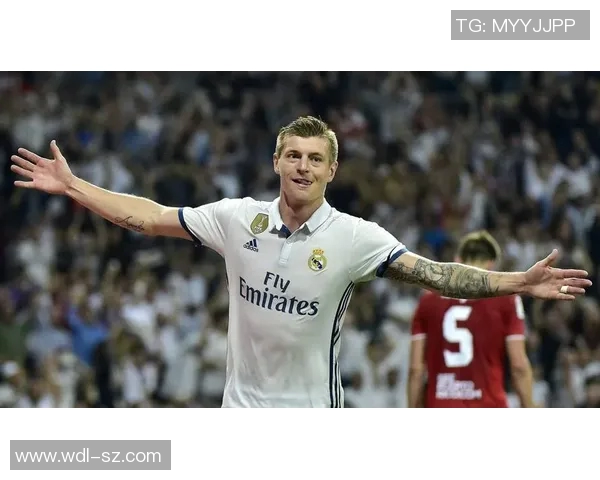 德国足球传奇克莱斯曼的辉煌职业生涯与历史影响解析